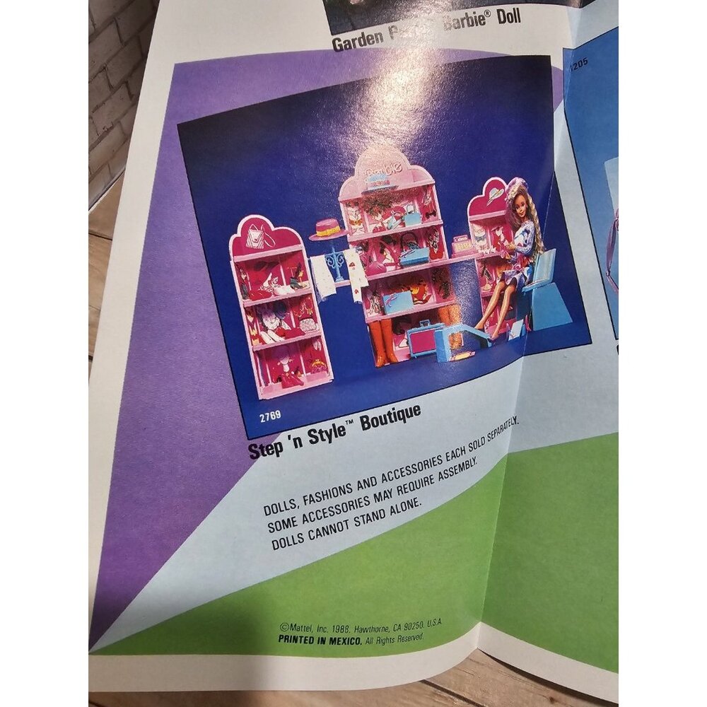 Vintage 1988 Mattel Barbie World of Fashion Catalog Booklet Superstar Era - Picture 3 of 3